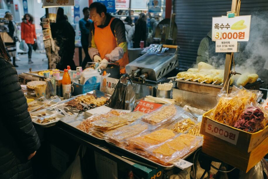 Food Eating in Korea: A Complete Guide to Korean Food Culture and Dining Etiquette